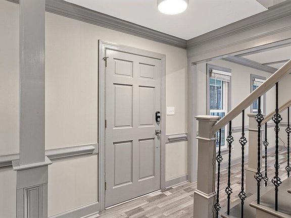 5th image of 2211 Chelsea Dr NW