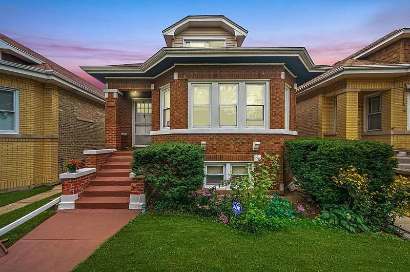 1st image of 3025 N Luna Ave