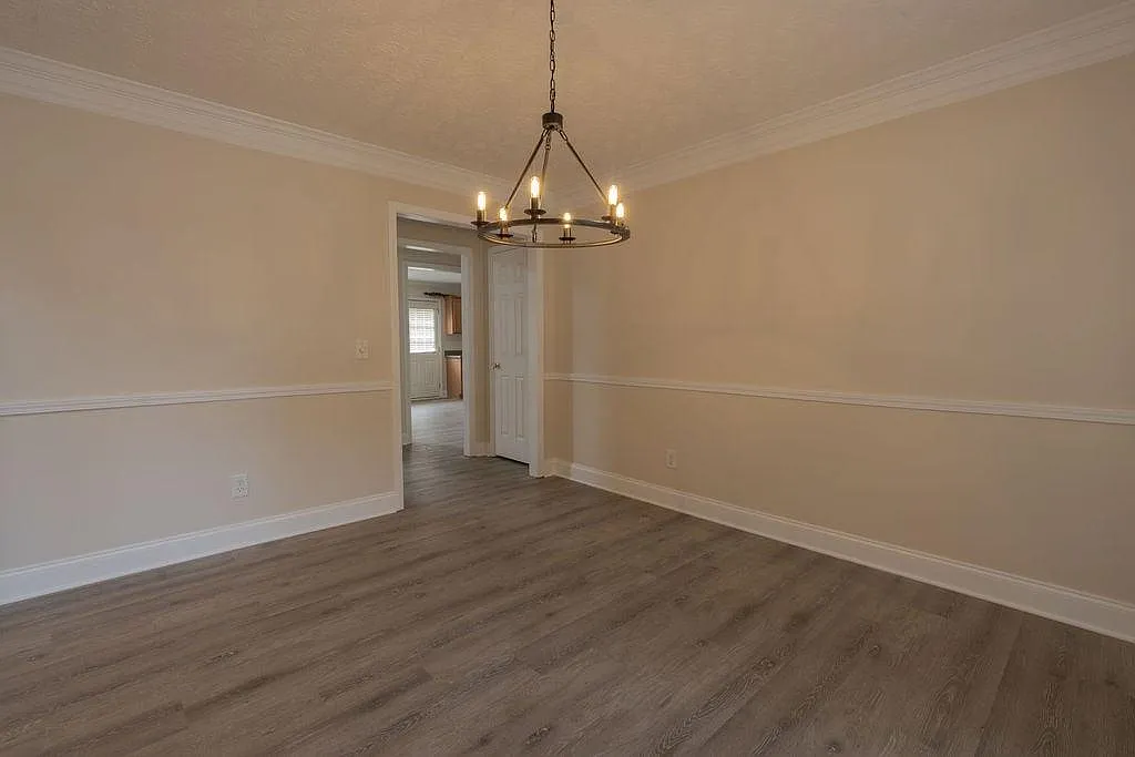 5 bed, 3.0 bath, 3676 sqft, $2,850 — Photo 4