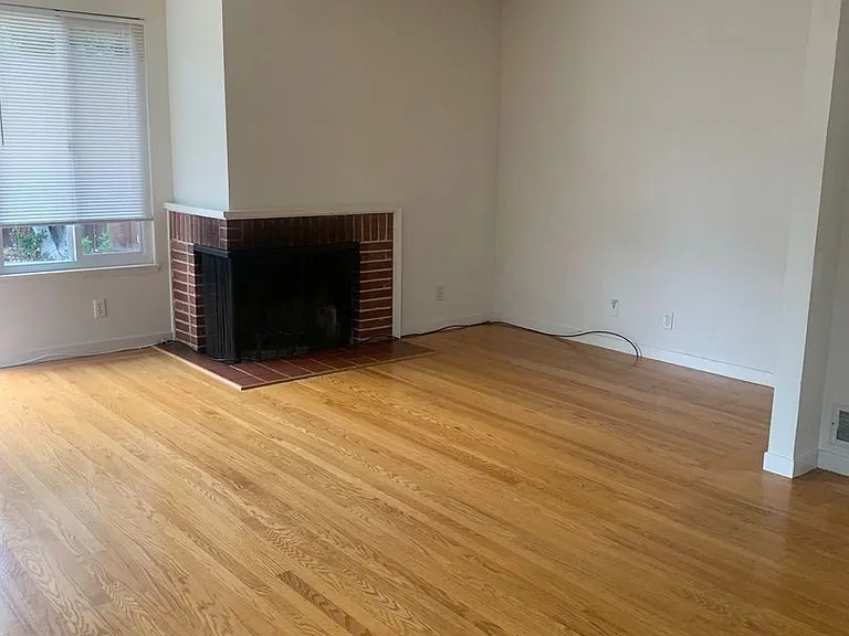 328 Waverley St — Photo 2