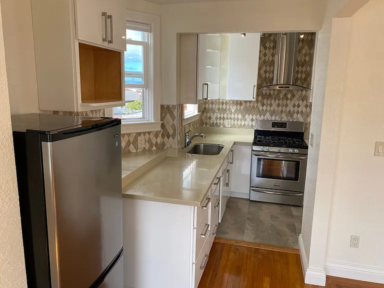 1572 Palou Ave — Photo 5