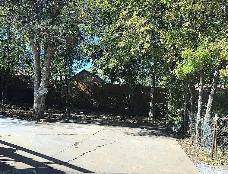 2307 N Gatewood Ave — Photo 3