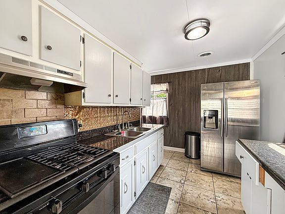 5th image of 1357 Fairlawn Dr