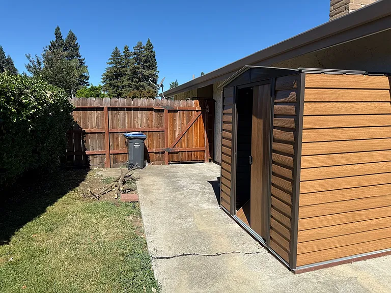 1266 Hartford Cir — Photo 10