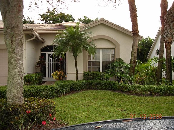 Front of House-Front Bedroom