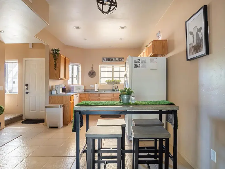 2833 E Vespers Pl — Photo 2