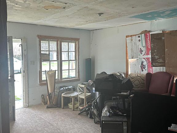 2nd image of 105 Milton St