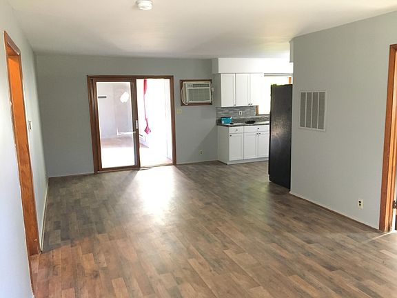 3rd image of 1605 Sunrise Dr