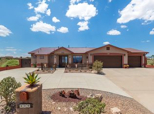 609 10th St NE, Rio Rancho, NM 87124