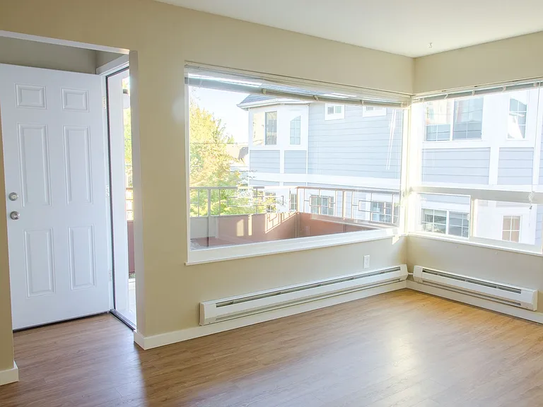 4417 Bagley Avenue N — Photo 13