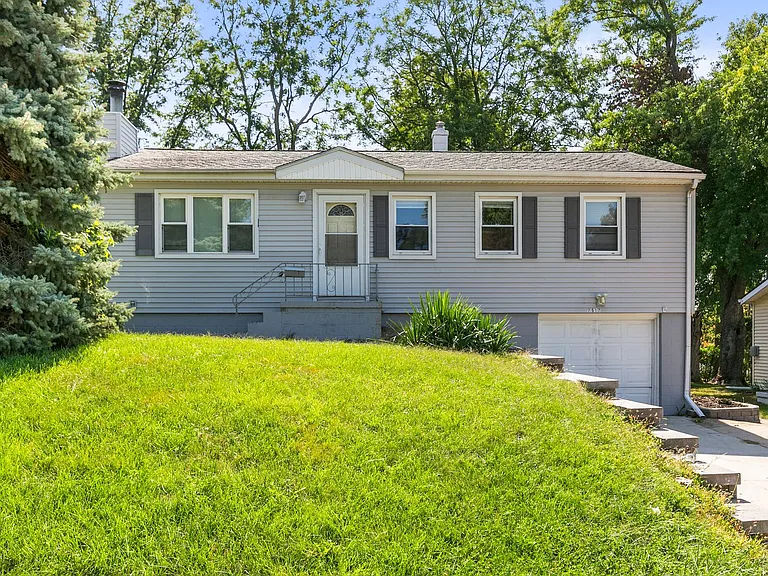 7517 Spring St — Photo 1