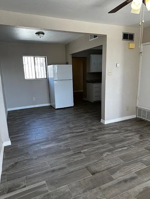2927 Mobile Ave — Photo 3
