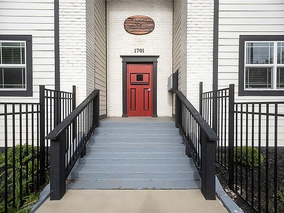2nd image of 1701 N College Ave