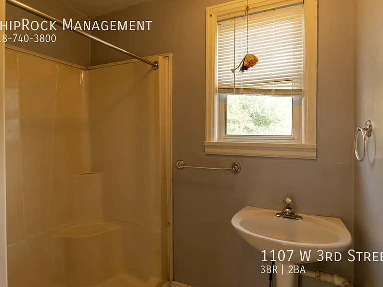 1107 W 3rd St — Photo 12