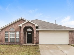 828 Thorton Dr, Cedar Hill, TX 75104