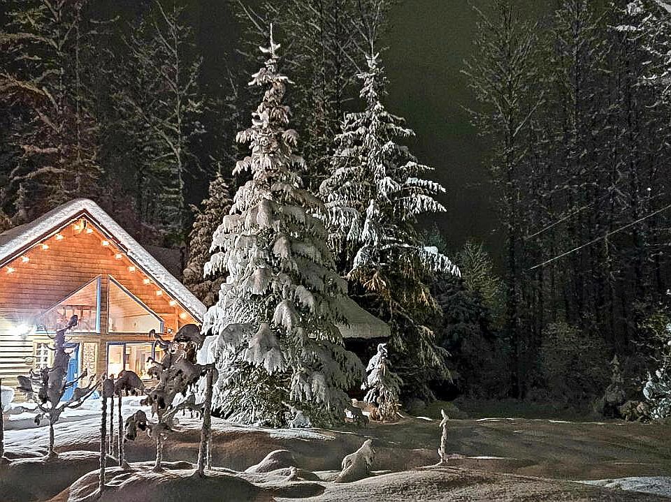 1st image of 167 Mount Hood Dr