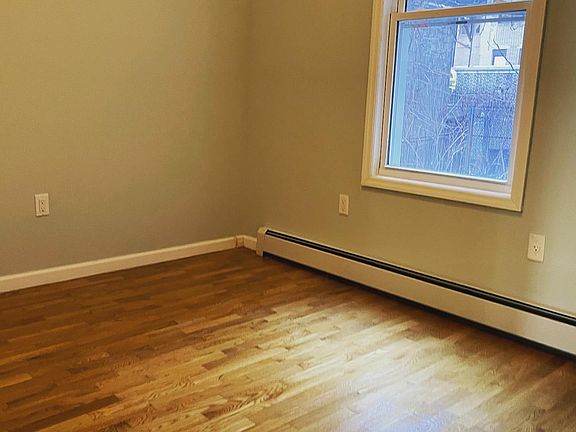 4th image of 572 E 169th St #2B