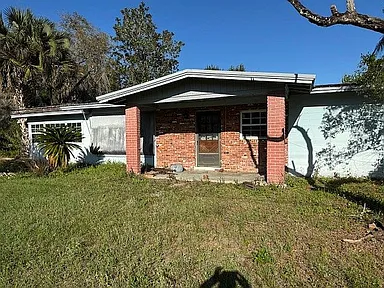 555 Lake Dr — exterior photo