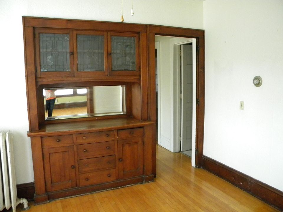 Building Photo 5