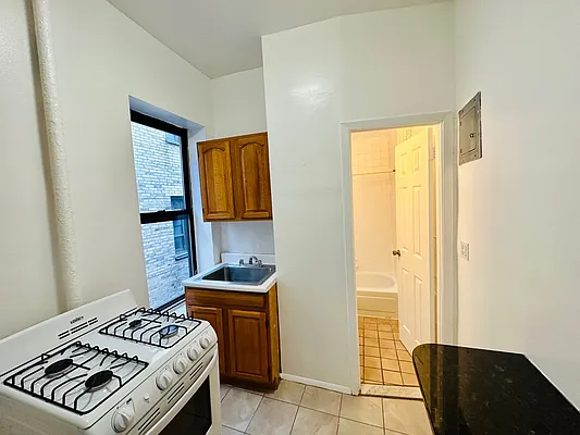 Rented by DeSimone Real Estate | media 12