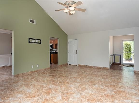 4th image of 114 Round Keep Ln