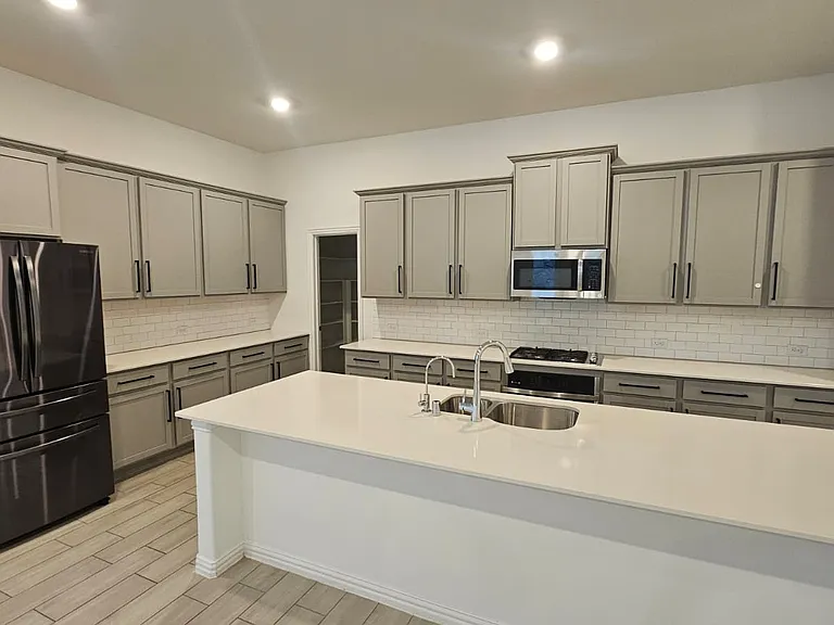 1022 Lakebend Ct — Photo 5