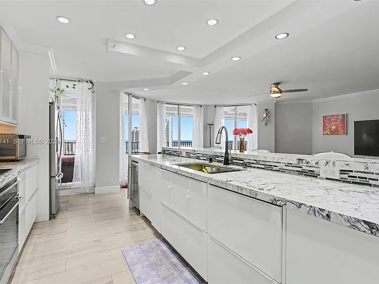 300 Three Islands Blvd #Penthouse 3A — Photo 25