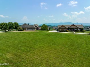 3208 Old Plantation Way, Maryville, TN 37804