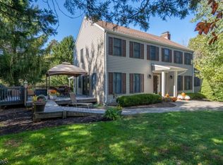 11 Lamington Rd, Whitehouse Station, NJ 08889