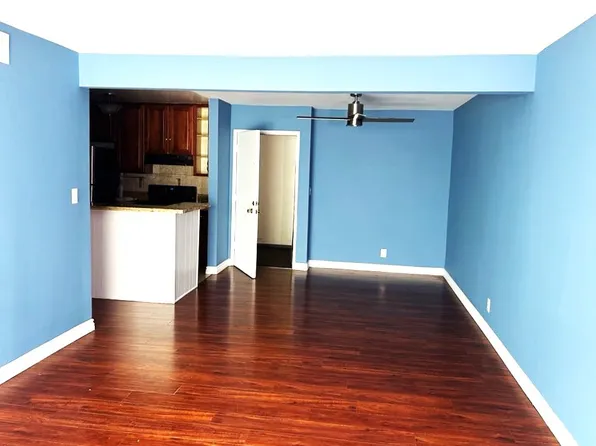 18620 Hatteras St Unit 142, Tarzana, CA 91356