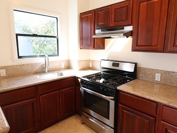 4th image of 2710 Market St #10