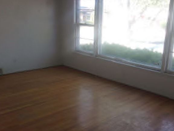 3rd image of 14534 S Hoxie Ave