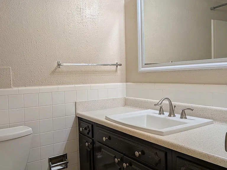 95 N Clarkson St Carolyn Arms Apartments — Photo 27
