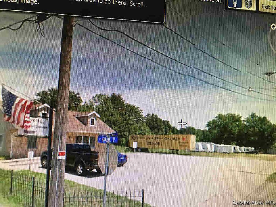 1st image of 704 N 7th St