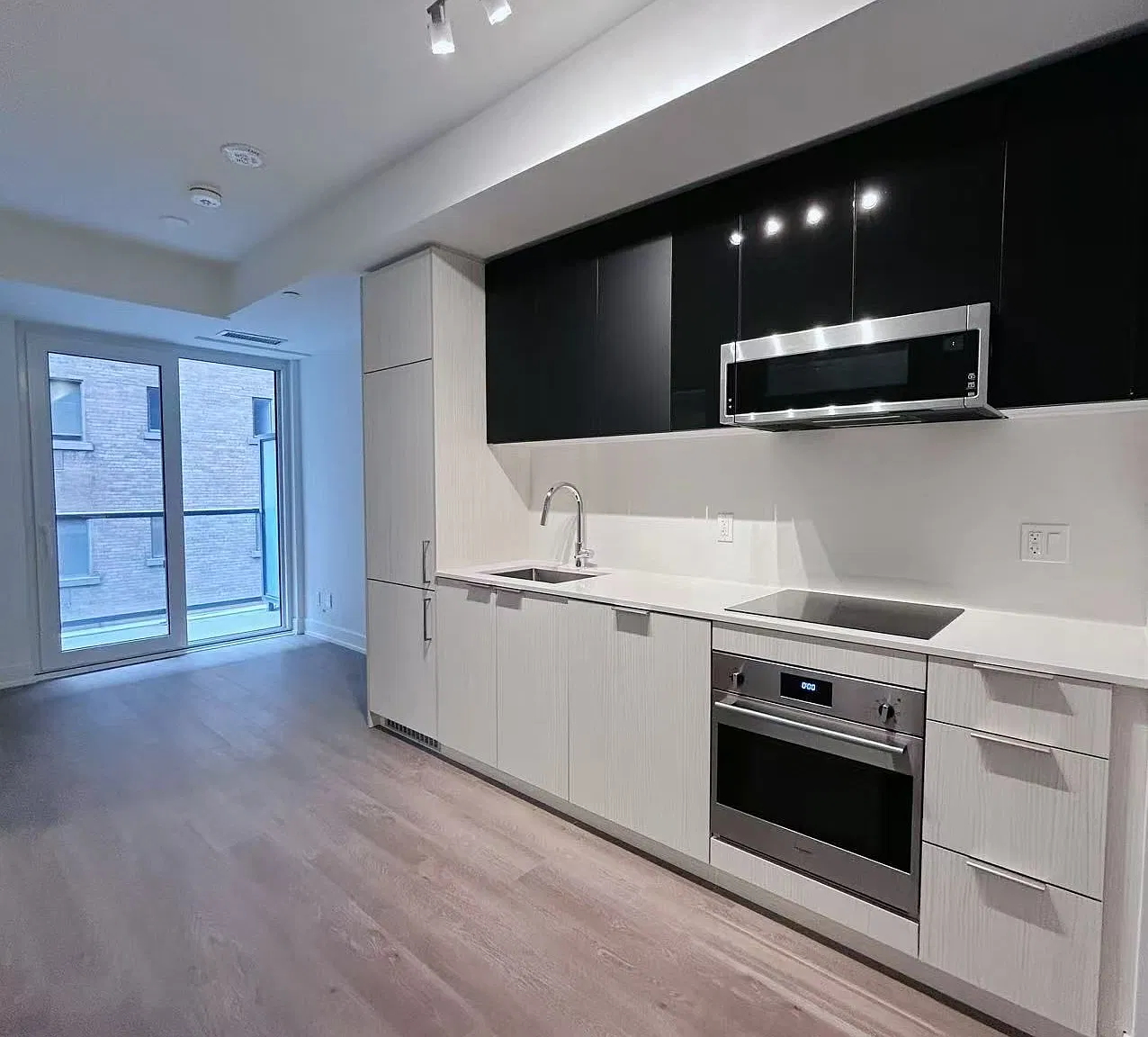2 bed, $2,300 — Photo 1