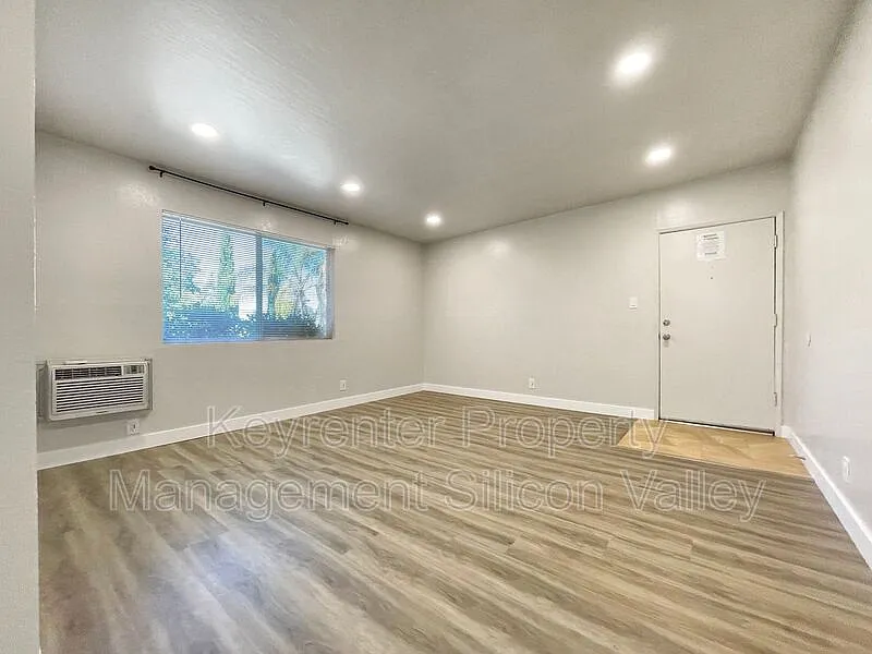 2 bed, 1.0 bath, 832 sqft, $2,595 — Photo 4