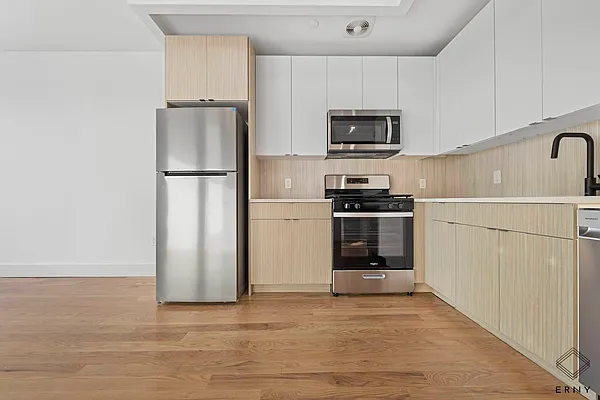 Rented by ERNY LLC | media 9