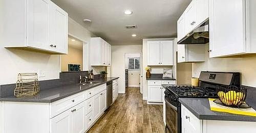 2nd image of 29580 Thornhill Dr