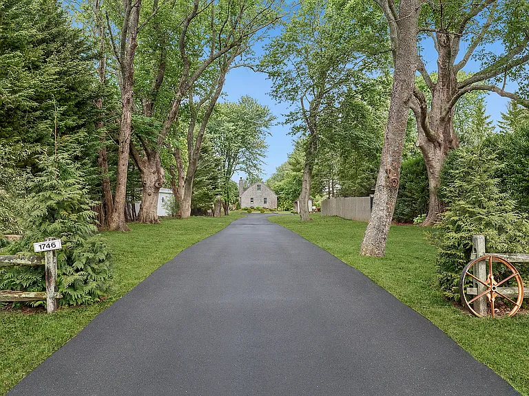 1746 Montauk Hwy — Photo 2