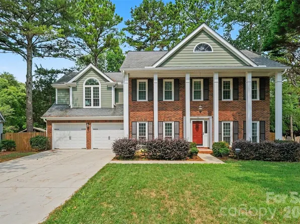 1223 Golden Hill Rd, Matthews, NC 28105