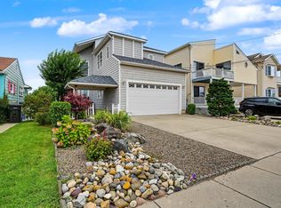 231 10th St S, Brigantine, NJ 08203