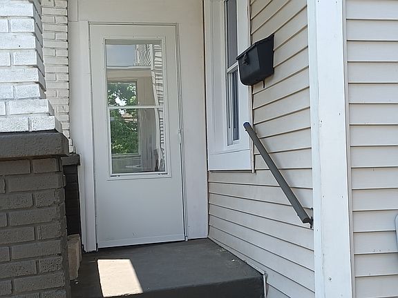 2nd image of 415 5th St NW