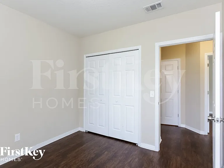 2598 N Biscayne Dr — Photo 9