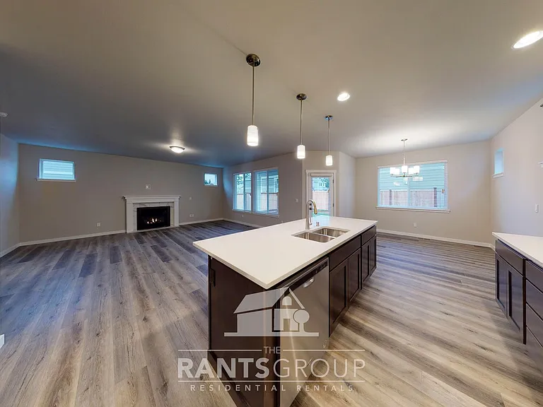 3401 64th Ln SW — Photo 3