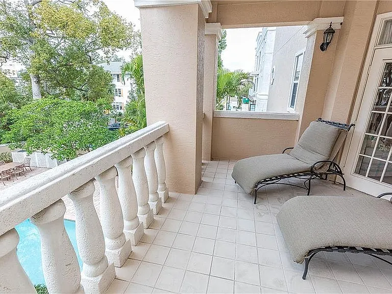 147 Interlachen Ave #202 — Photo 2