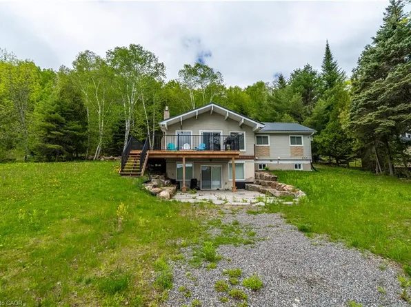 1056 Inawendawin Rd, Lake Of Bays, ON P0B 1A0