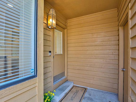 3rd image of 40 Evergreen Cir