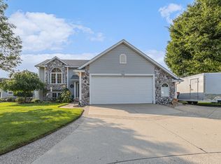 7091 Pine Oak Ln, Hudsonville, MI 49426