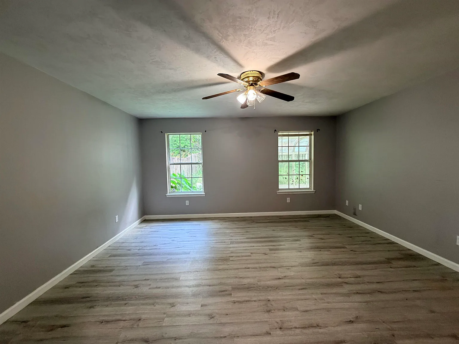 3 bed, 2.0 bath, 1341 sqft, $2,000 — Photo 4