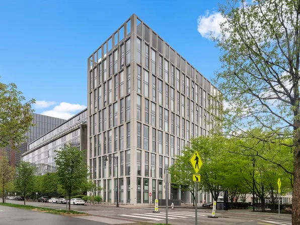 2 Earhart St Unit 412, Cambridge, MA 02141